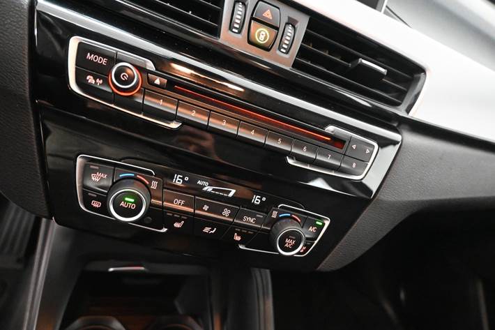 Sort BMW X1 fra 2018