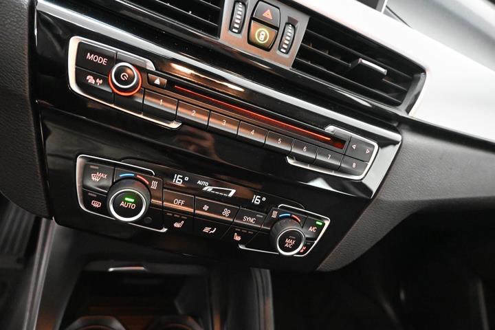 Sort BMW X1 fra 2018