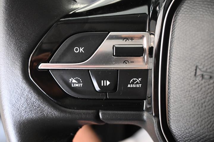 Blå Peugeot e-Rifter fra 2025