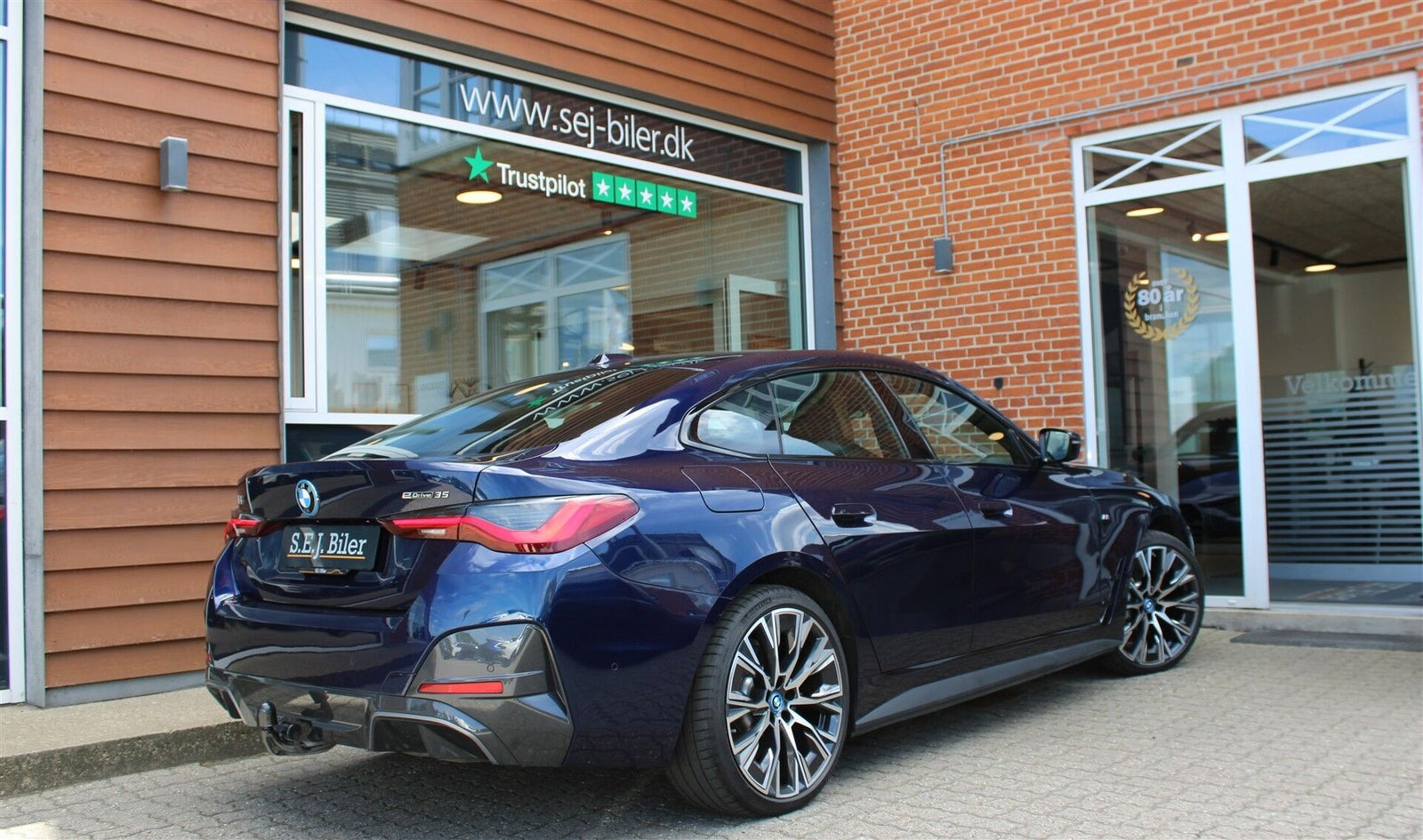 Blå BMW i4 fra 2023