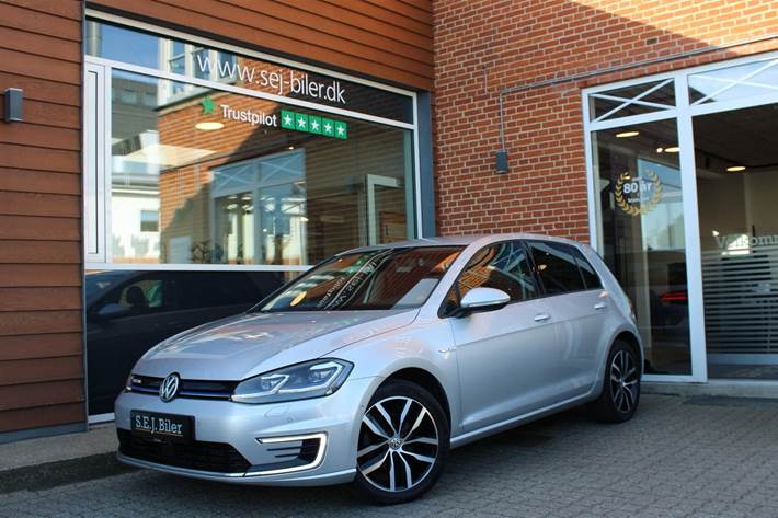 Sølv VW e-Golf VII fra 2020