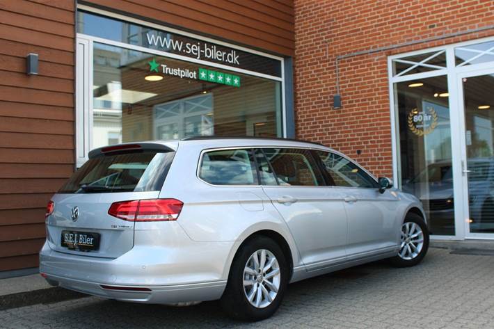 Sølv VW Passat fra 2017