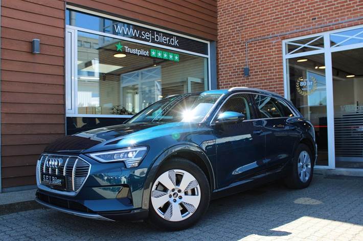 Blå Audi e-tron fra 2023