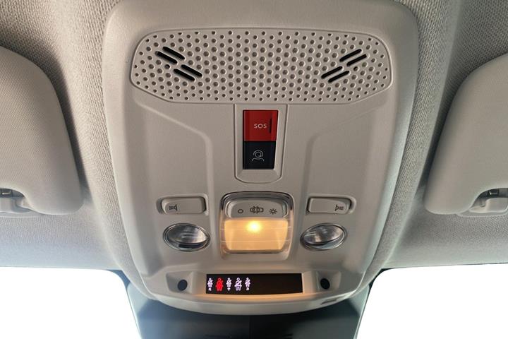 Blå Citroën ë-C4 X fra 2025