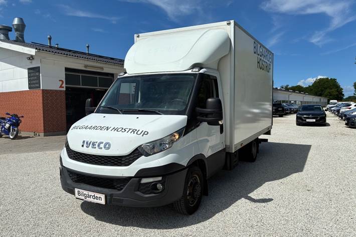 Hvid Iveco Daily fra 2016