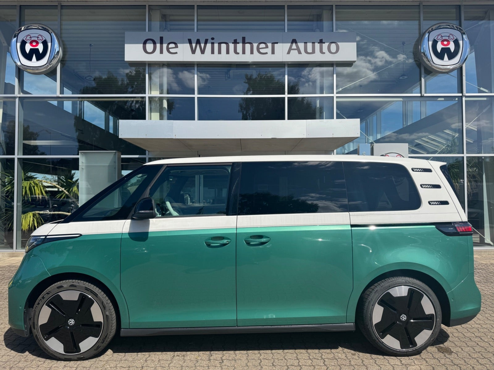 Grøn VW ID.Buzz fra 2024