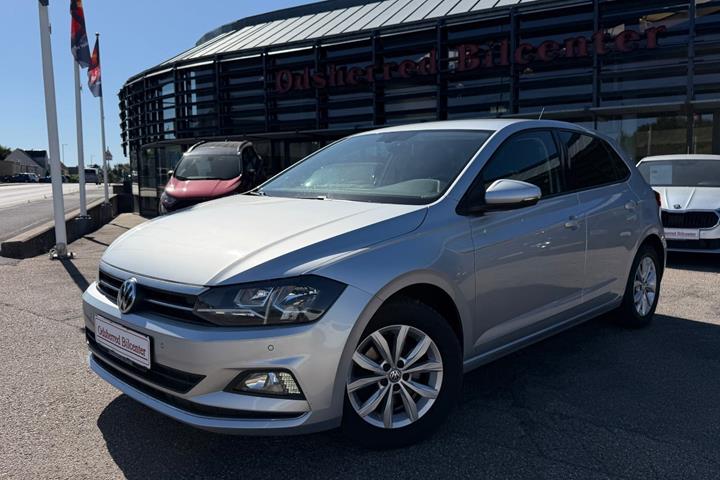 Sølv VW Polo fra 2020 set udefra