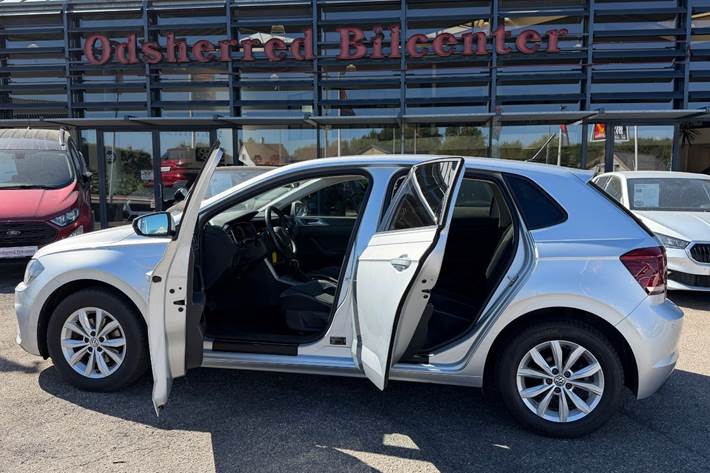 Sølv VW Polo fra 2020