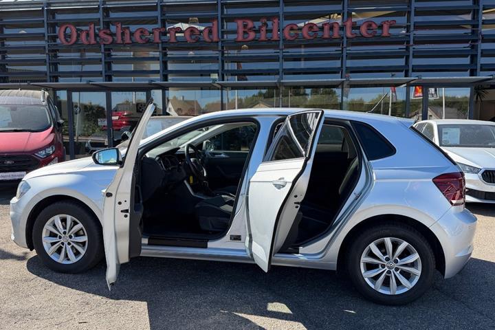 Sølv VW Polo fra 2020