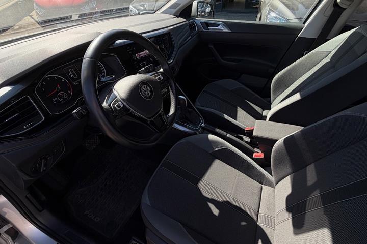 Sølv VW Polo fra 2020