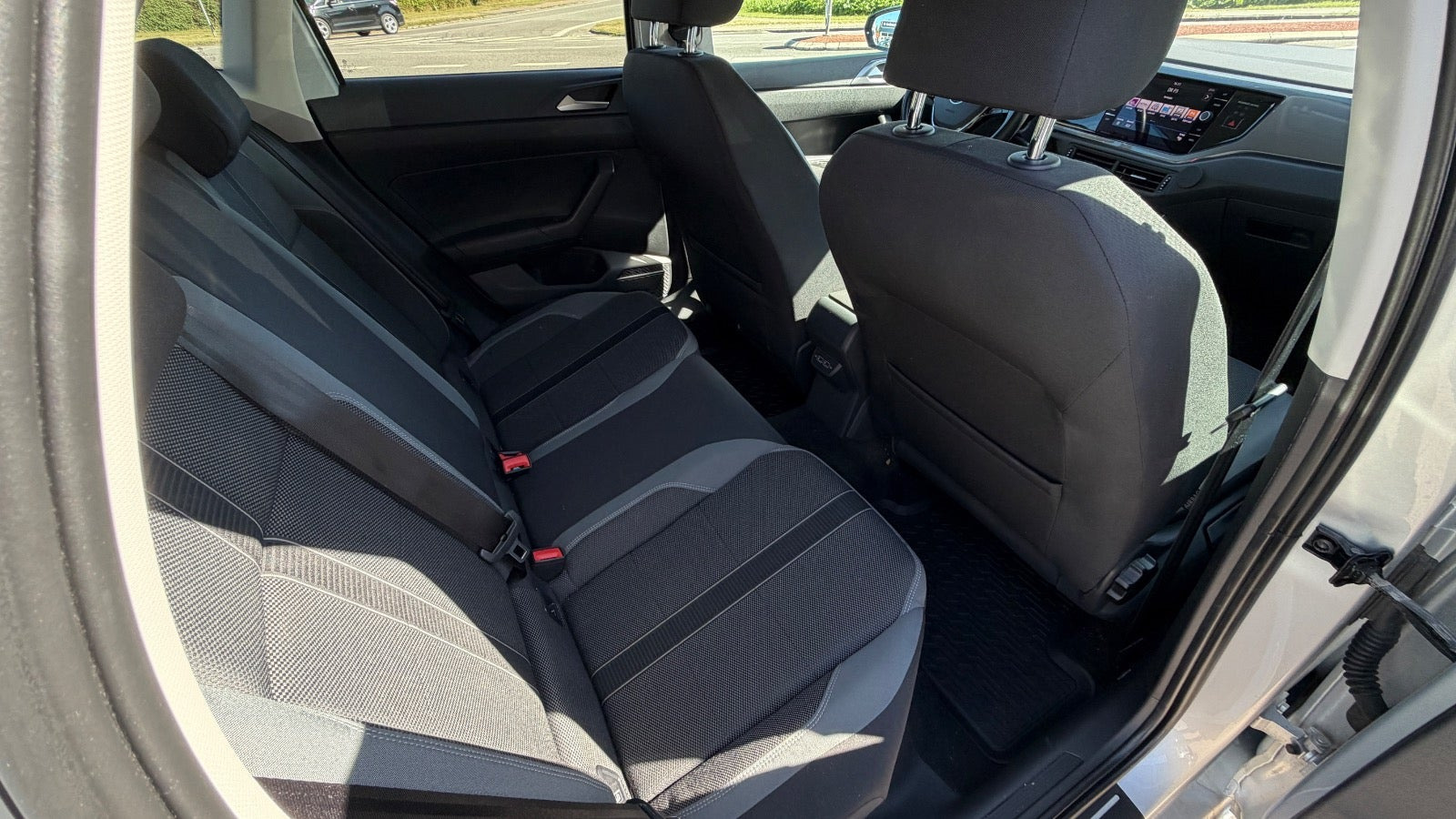 Sølv VW Polo fra 2020