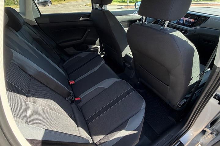 Sølv VW Polo fra 2020