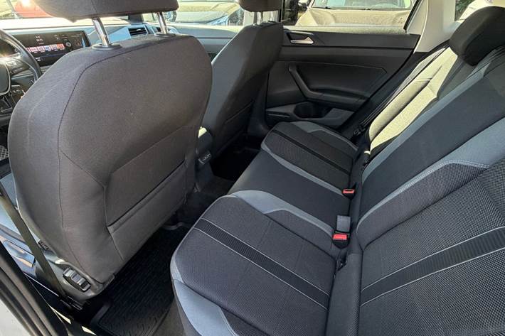 Sølv VW Polo fra 2020