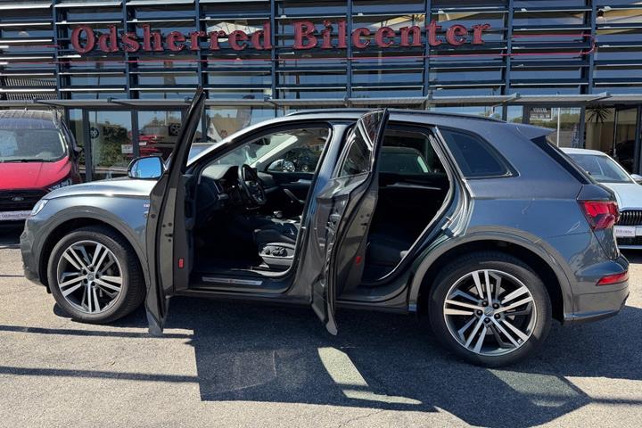 Grå Audi Q5 fra 2018