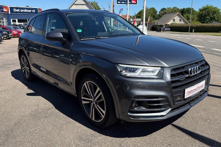 Grå Audi Q5 fra 2018