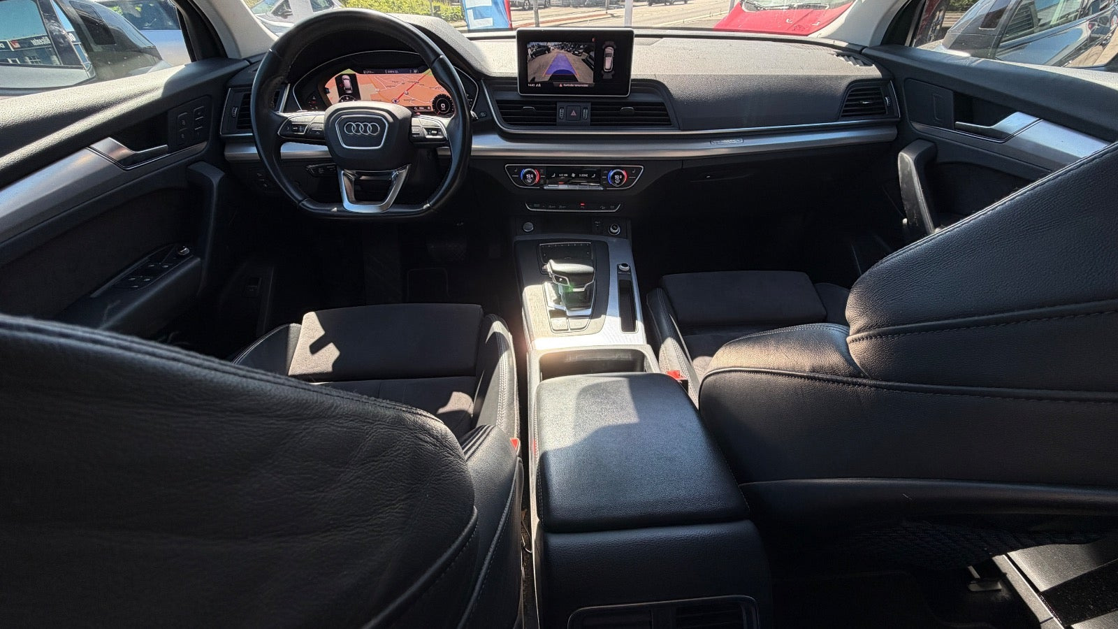 Grå Audi Q5 fra 2018