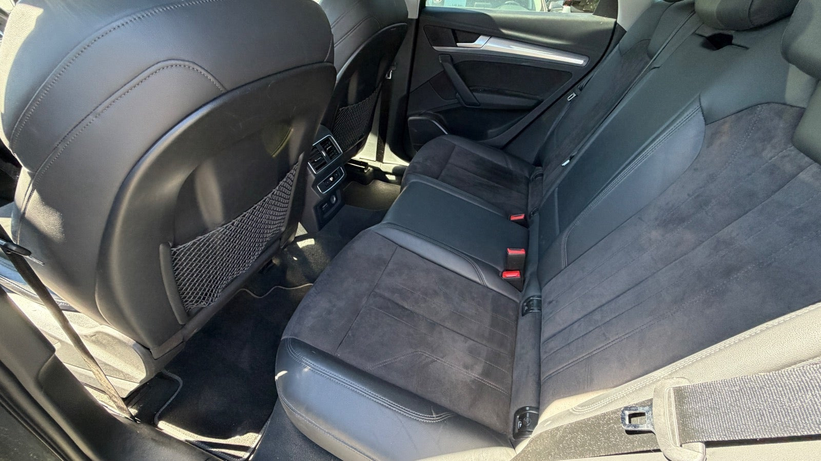 Grå Audi Q5 fra 2018