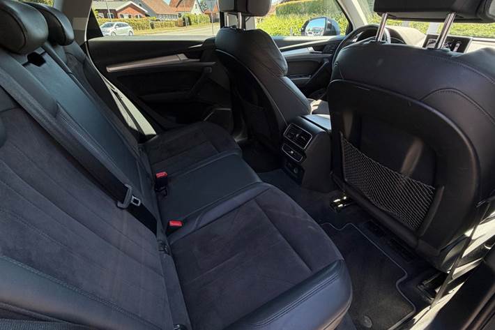 Grå Audi Q5 fra 2018