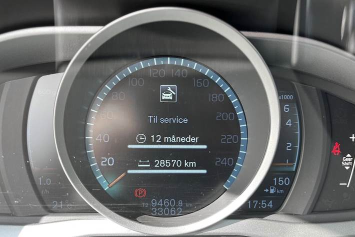 Grå Volvo S60 fra 2015