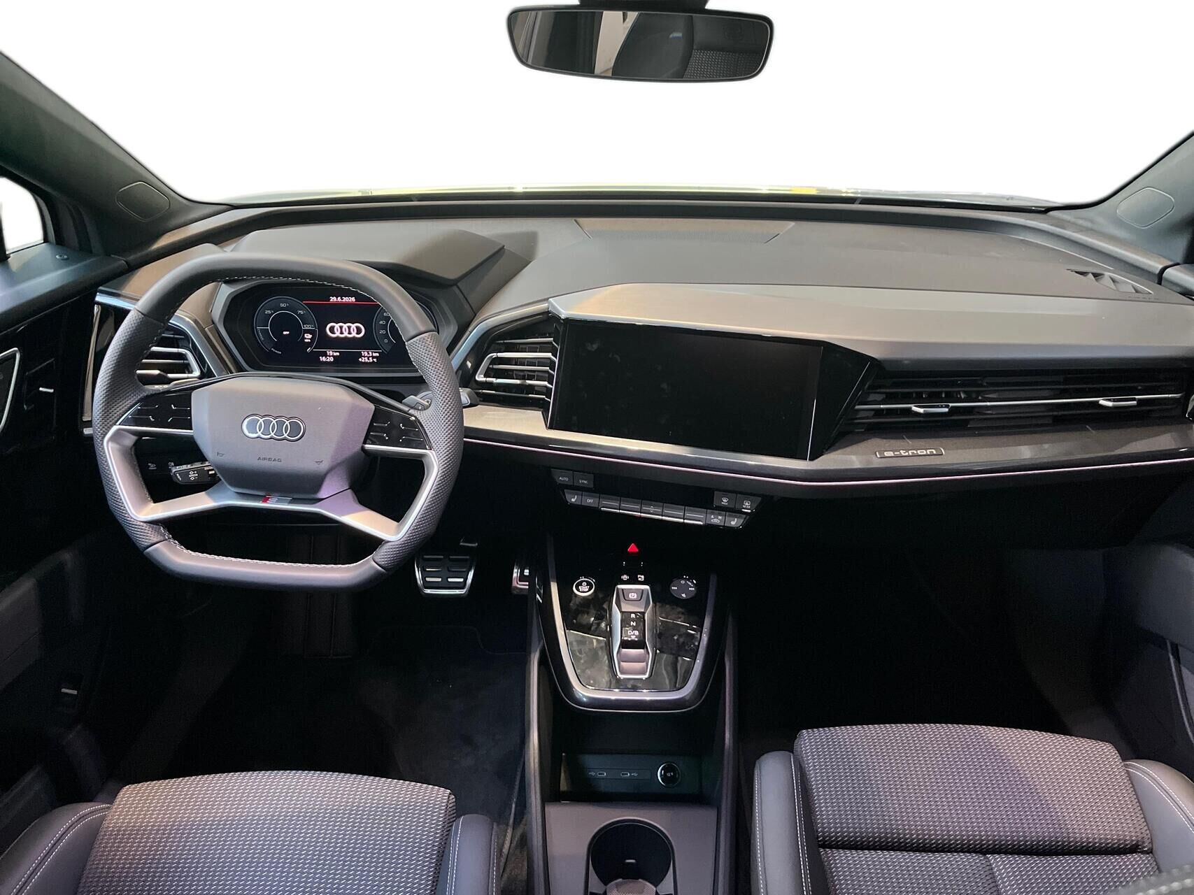 Grå Audi Q4 fra 2026