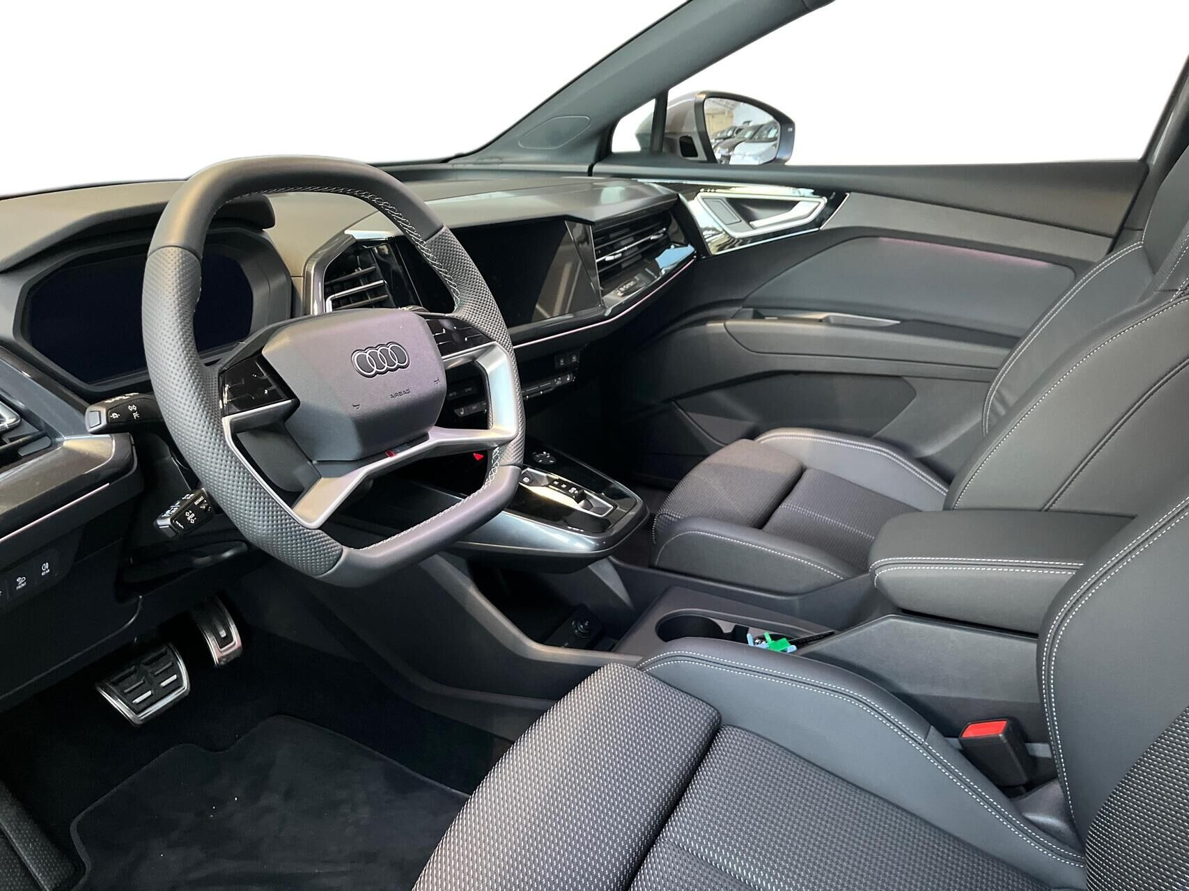 Grå Audi Q4 fra 2026