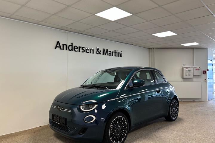 Grøn Fiat 500e fra 2023