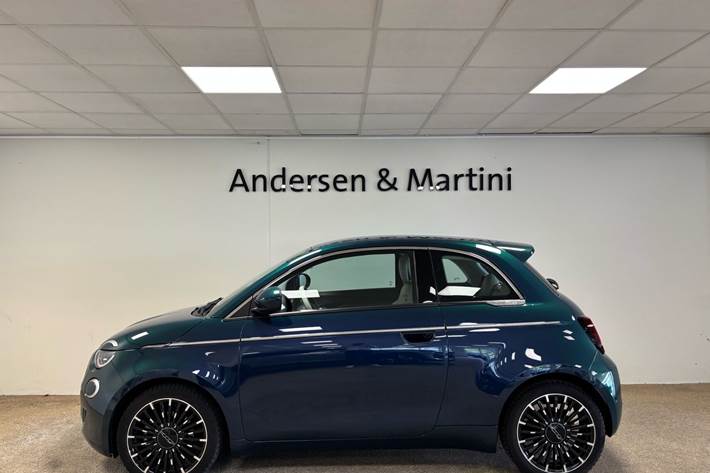 Grøn Fiat 500e fra 2023