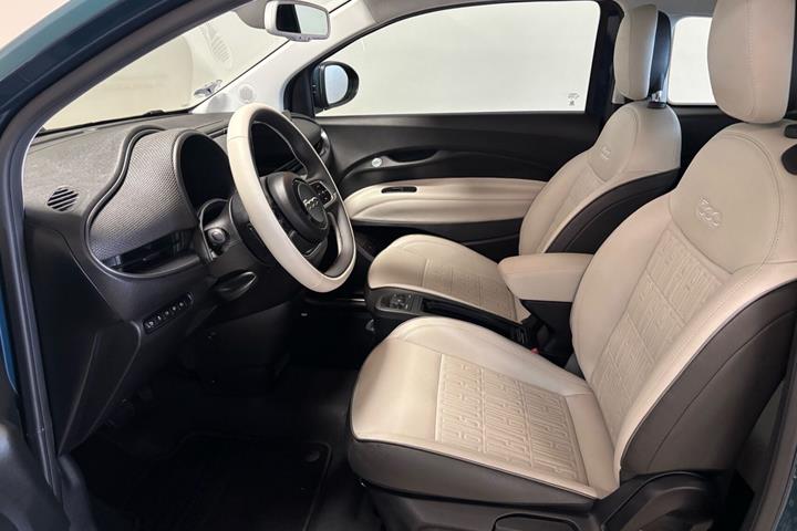 Grøn Fiat 500e fra 2023