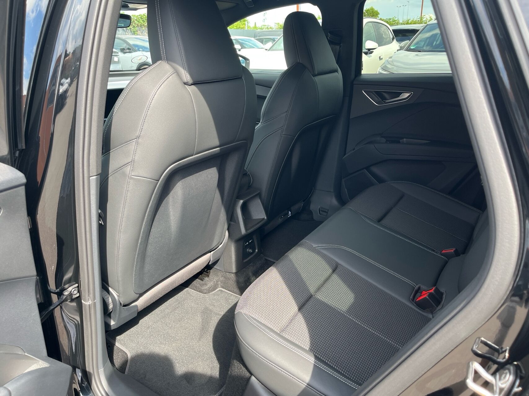 Sort Audi Q4 fra 2026