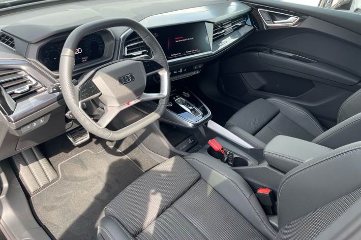 Sort Audi Q4 fra 2026