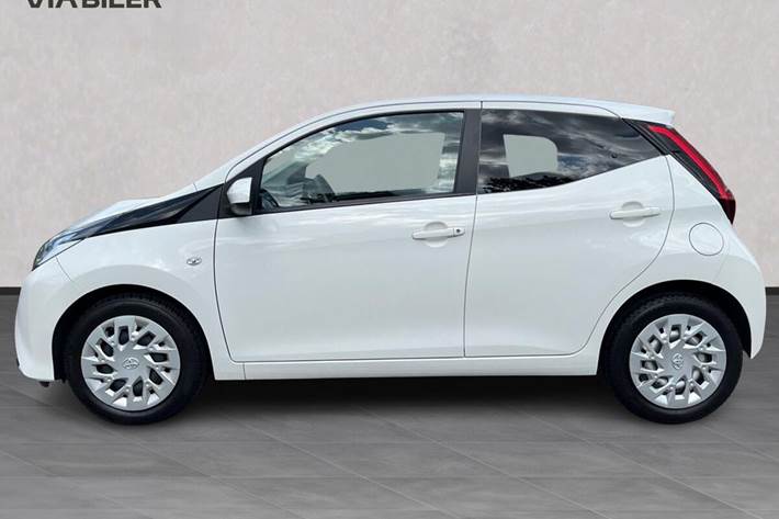 Hvid Toyota Aygo fra 2020