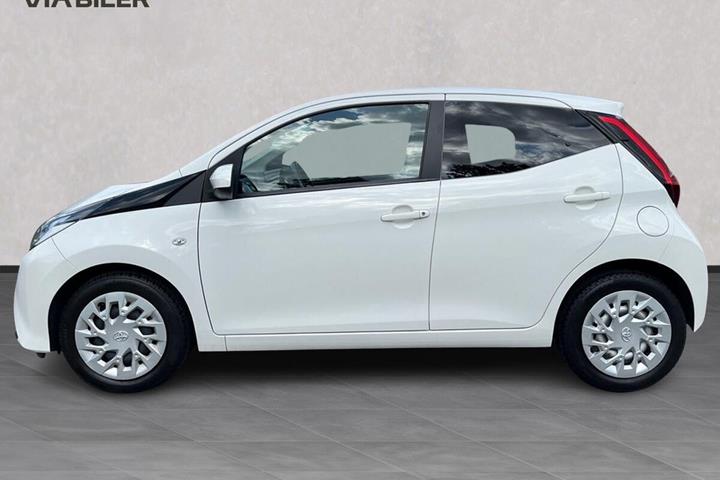 Hvid Toyota Aygo fra 2020