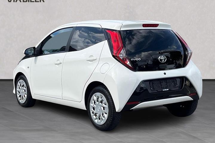 Hvid Toyota Aygo fra 2020