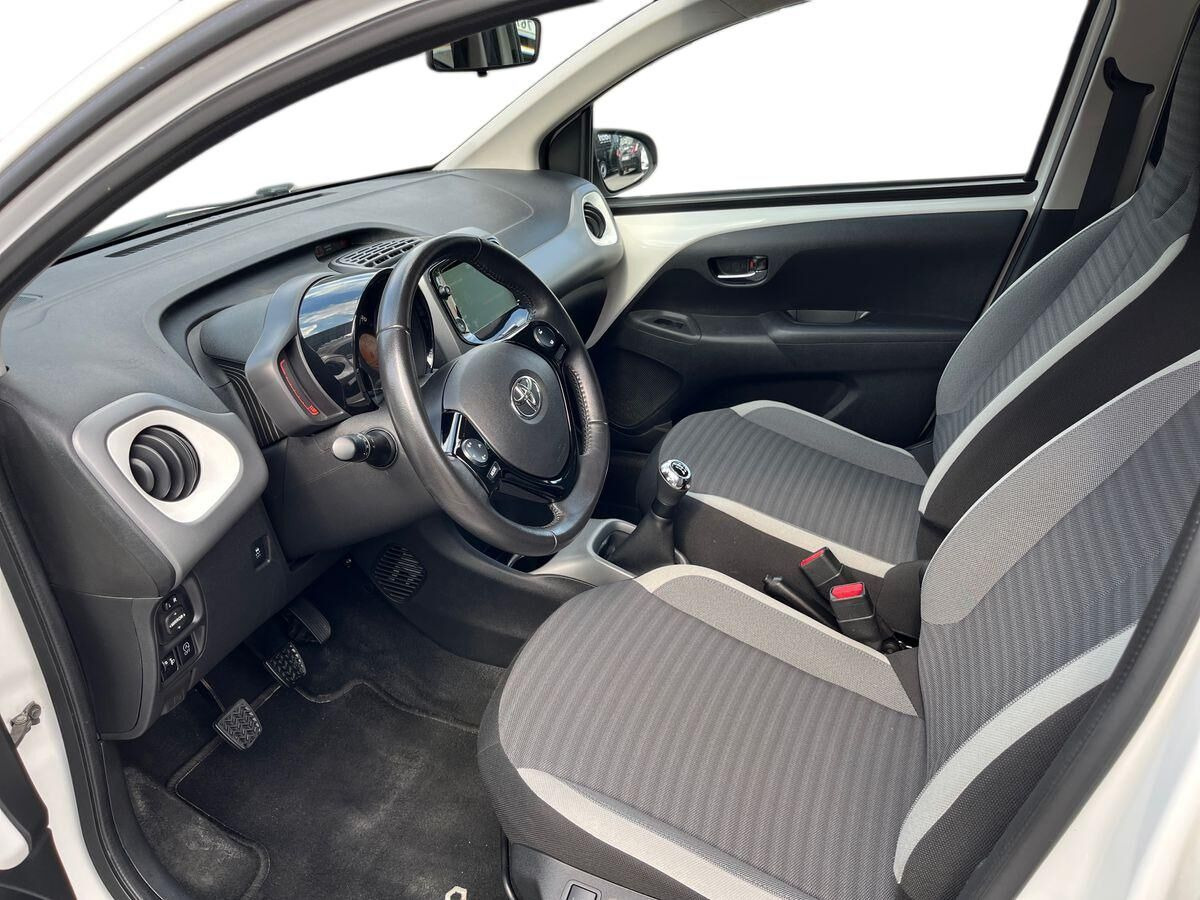 Hvid Toyota Aygo fra 2020