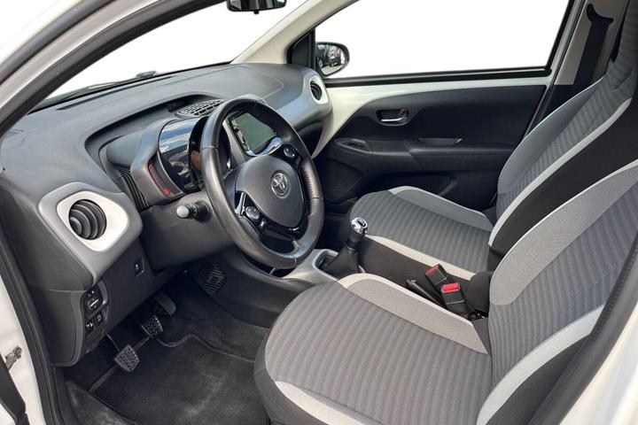 Hvid Toyota Aygo fra 2020