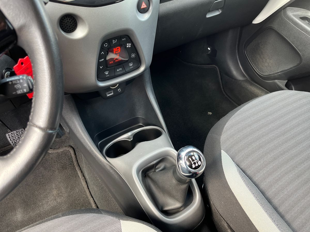 Hvid Toyota Aygo fra 2020