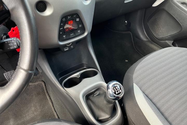 Hvid Toyota Aygo fra 2020