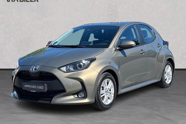 Bronze Toyota Yaris fra 2023