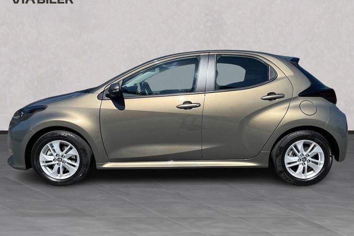 Bronze Toyota Yaris fra 2023