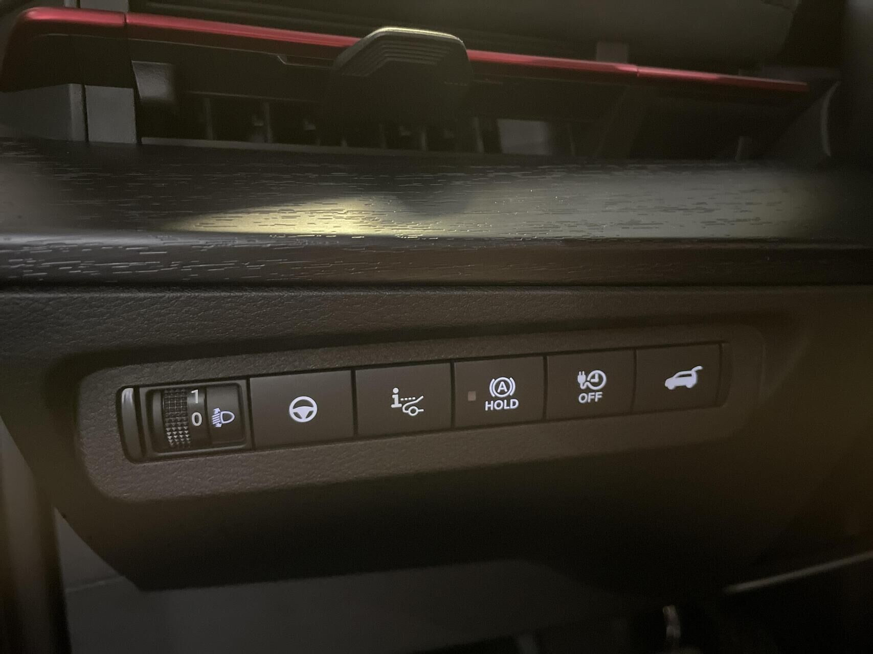 Grå Nissan Ariya fra 2026