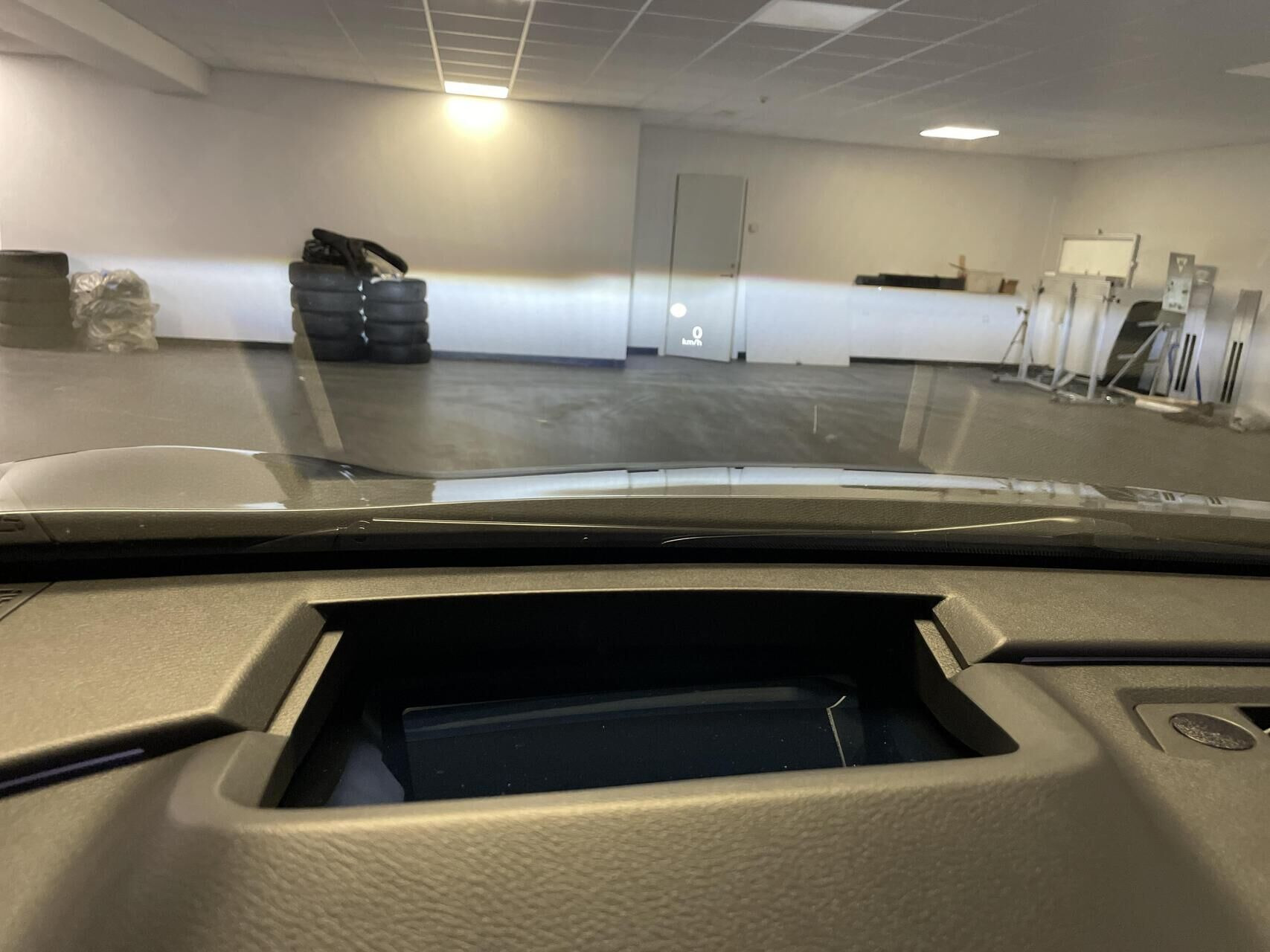 Grå Nissan Ariya fra 2026
