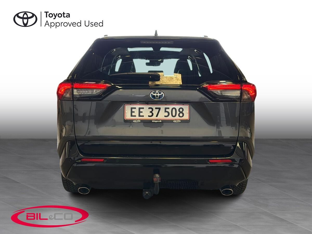 Sort Toyota RAV4 Plug-in fra 2023