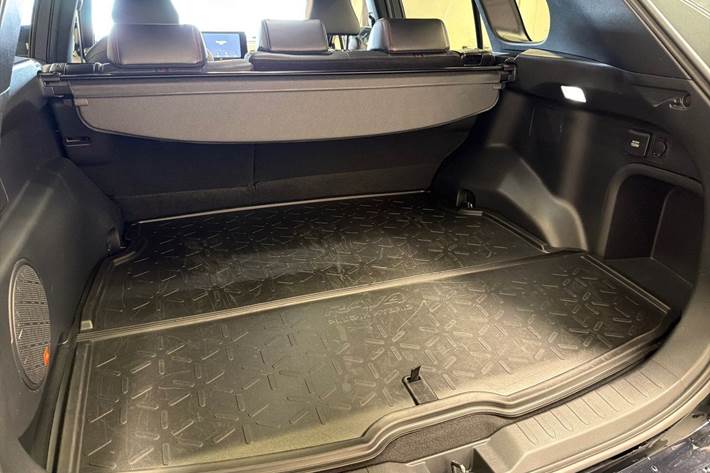 Sort Toyota RAV4 Plug-in fra 2023