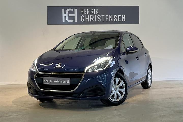 Blå Peugeot 208 fra 2018 set udefra