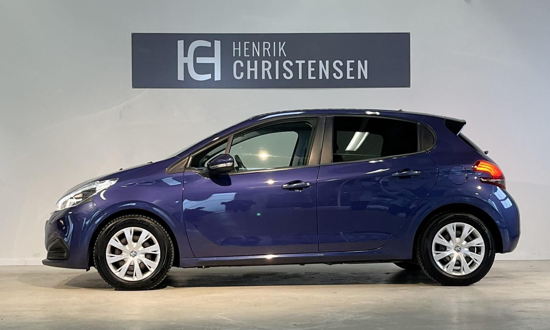 Blå Peugeot 208 fra 2018