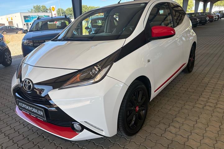 Hvid Toyota Aygo fra 2016
