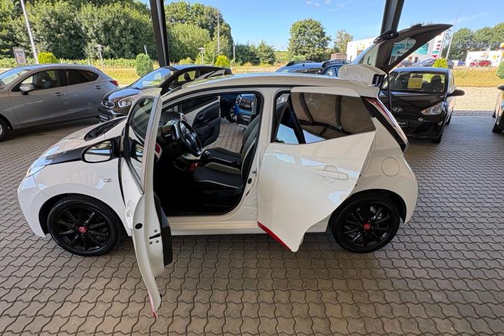 Hvid Toyota Aygo fra 2016
