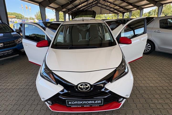 Hvid Toyota Aygo fra 2016