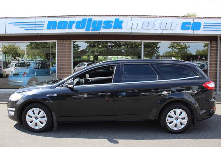 Sort Ford Mondeo fra 2012