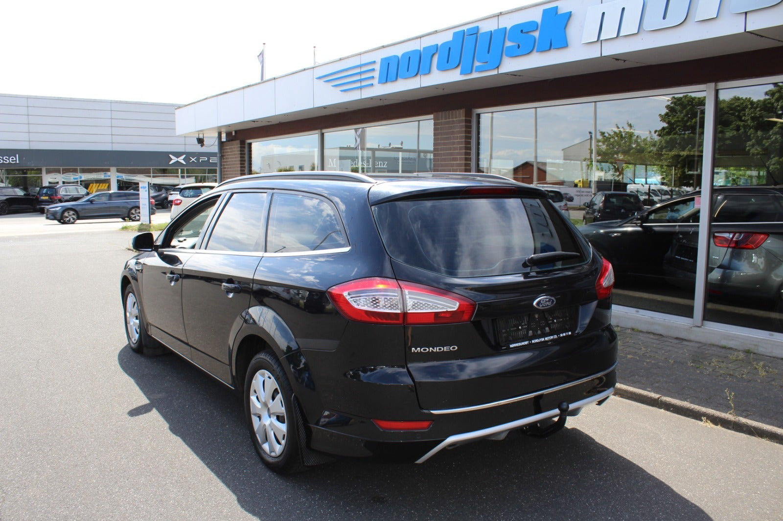 Sort Ford Mondeo fra 2012